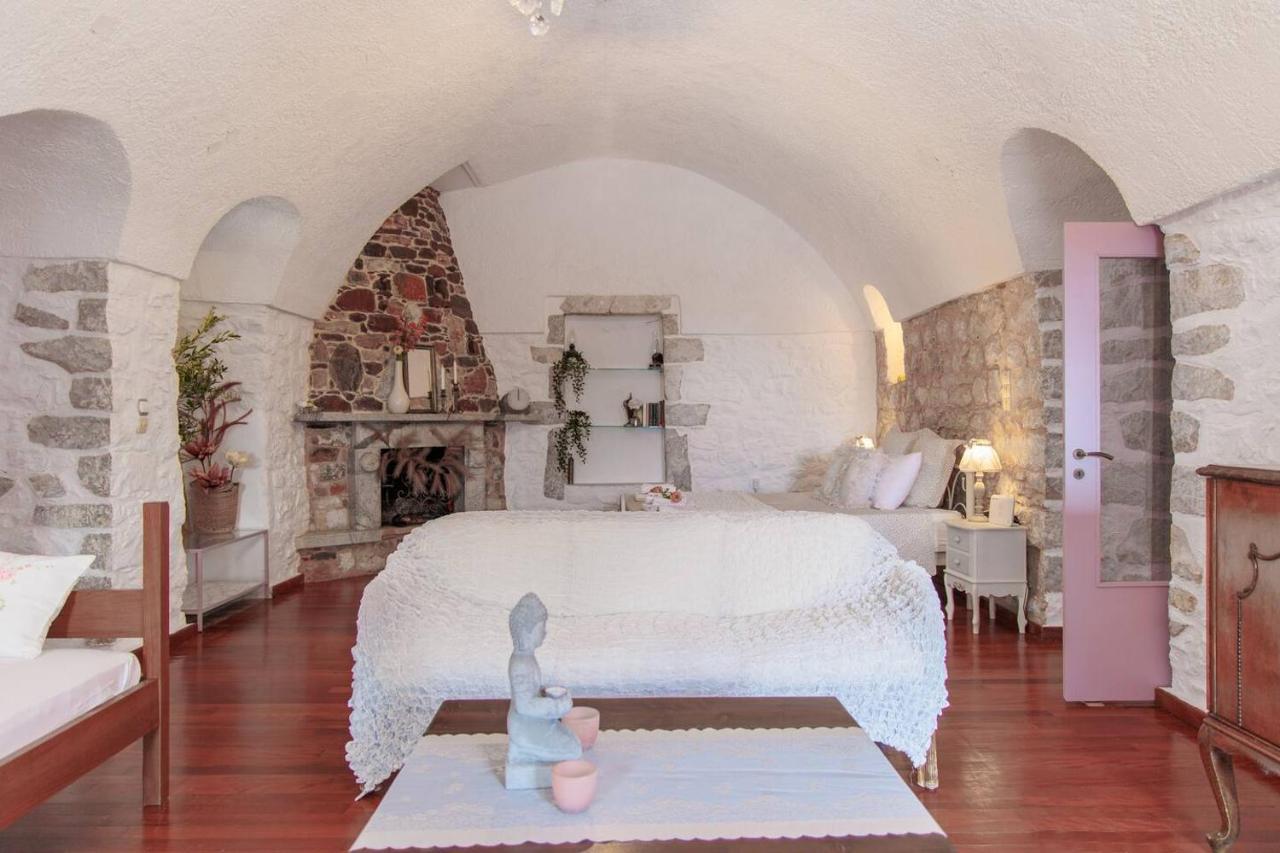 Iliana'S House - Spacious Cave House In The Center Of Areopolis Exterior foto