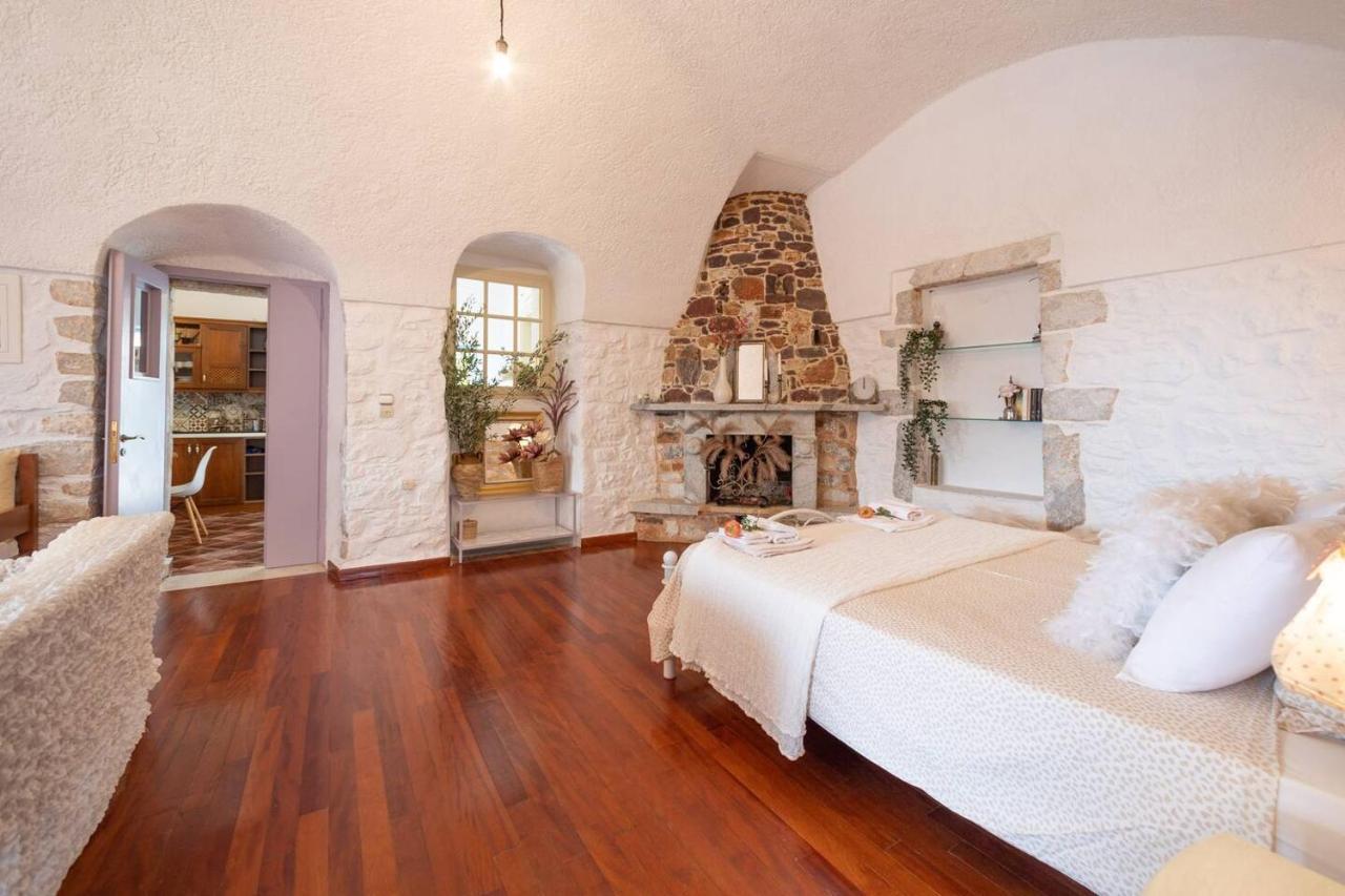 Iliana'S House - Spacious Cave House In The Center Of Areopolis Exterior foto