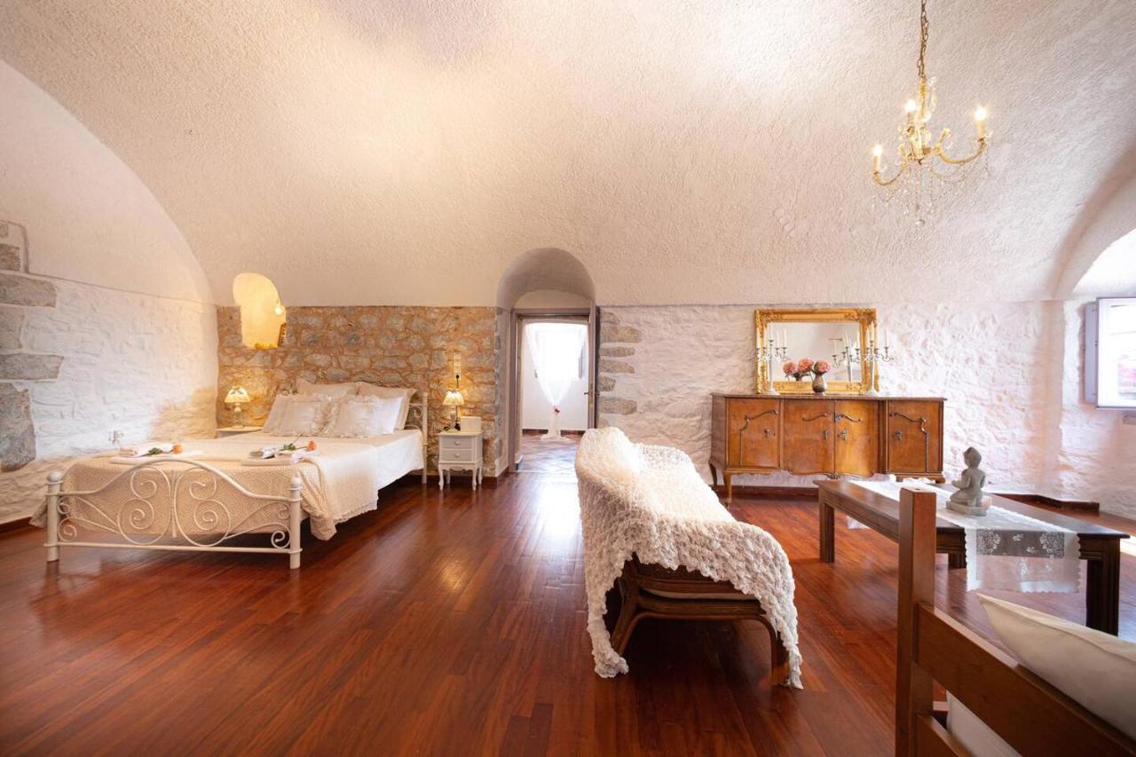 Iliana'S House - Spacious Cave House In The Center Of Areopolis Exterior foto
