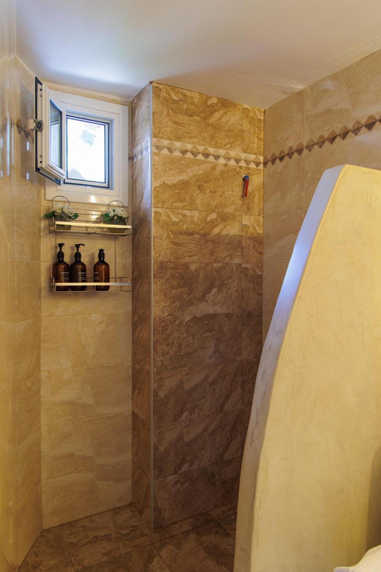 Iliana'S House - Spacious Cave House In The Center Of Areopolis Exterior foto